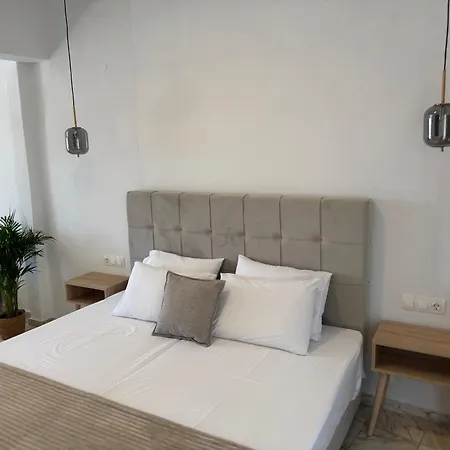 Konukevi Stefanis House İskados