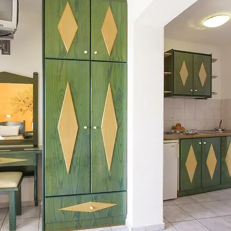 Stefanis House 3*