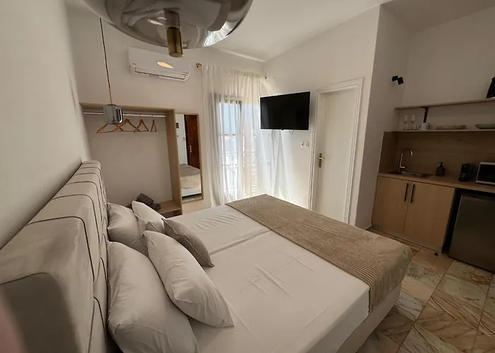 Stefanis House İskados