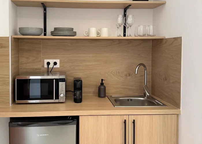 Konukevi Stefanis House İskados