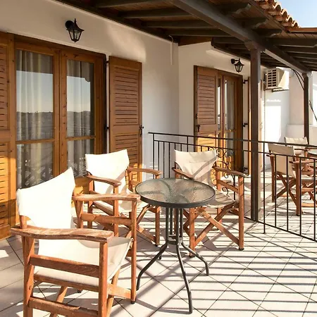 Stefanis House בית הארחה